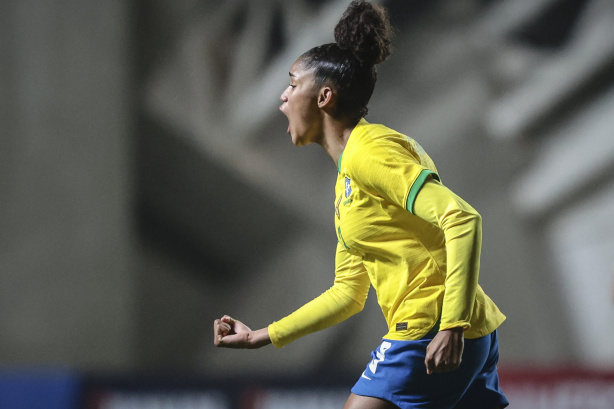 Tarciane participou diretamente do terceiro gol da Sele��o Brasileira na vit�ria diante da Col�mbia