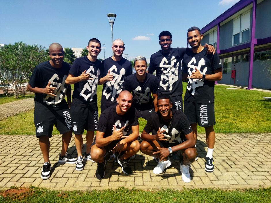 Oito garotos foram escolhidos por Vtor Pereira para ir ao jogo da estreia da Copa do Brasil