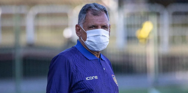 Toninho Andrade � t�cnico da Portuguesa, do Rio de Janeiro, advers�rio do Corinthians nesta quarta-feira
