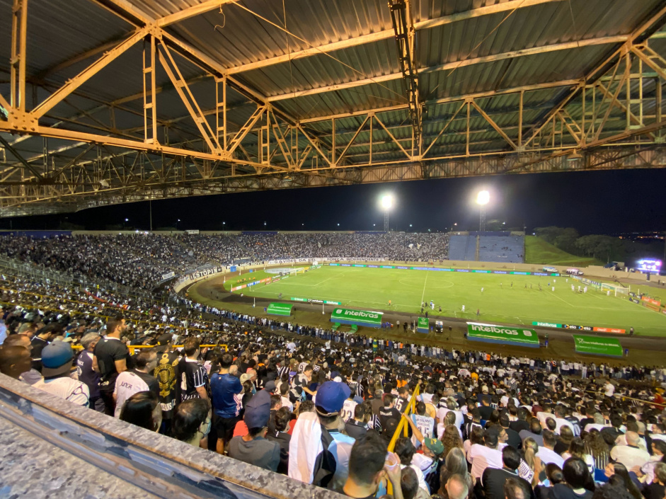 Torcida do Corinthians marcou presena no duelo contra a Portuguesa, pela Copa do Brasil, e cometeu algumas infraes