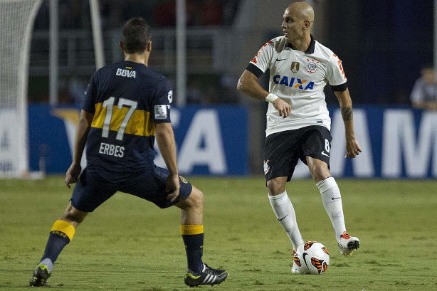 Fábio Santos é um dos cinco jogadores do atual elenco que estiveram no último duelo com o Boca, protagonizado por Carlos Amarilla