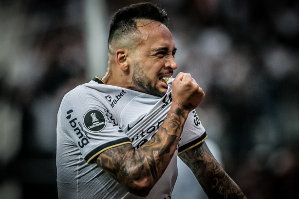 Maycon foi o autor dos dois gols da vitória do Corinthians contra o Boca Juniors