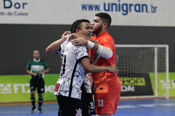 Corinthians se classificou para as quartas de final da competi��o