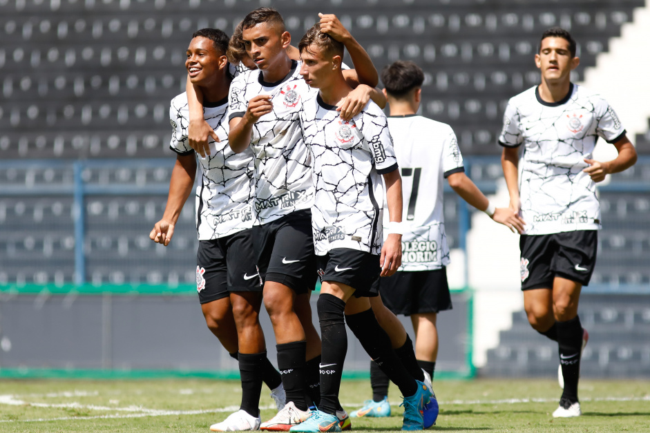 Corinthians venceu o Juventus e reassumiu a liderana do Grupo 9 no Paulisto Sub-17