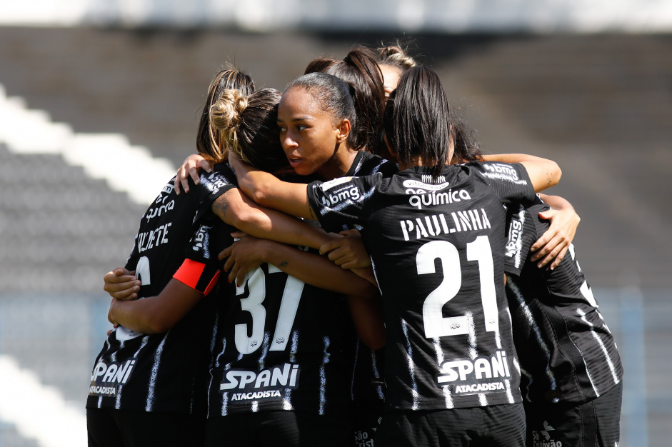 Adriana marcou o segundo gol do Corinthians neste domingo