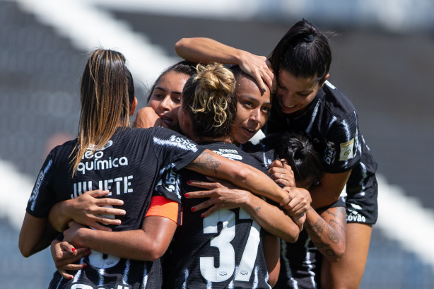 Corinthians ficou no empate com a Ferrovi�ria, mas demonstrou evolu��o dentro de campo