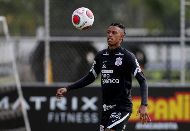 Robson Bambu � acusado por estupro de vulner�vel; investiga��es n�o apontam zagueiro como poss�vel autor do crime