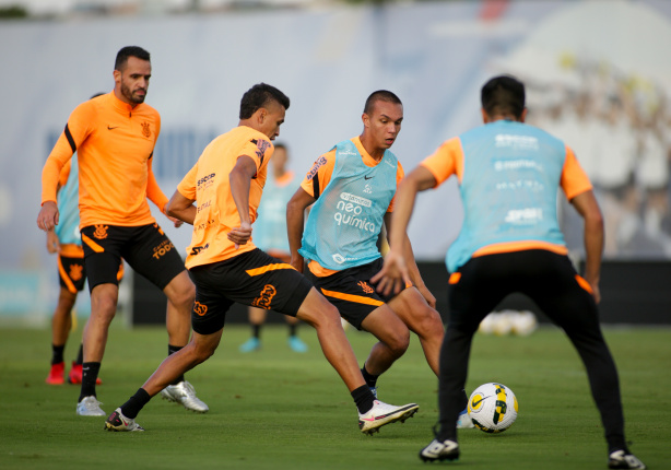 Corinthians voltou a treinar de olho no confronto com o Red Bull Bragantino