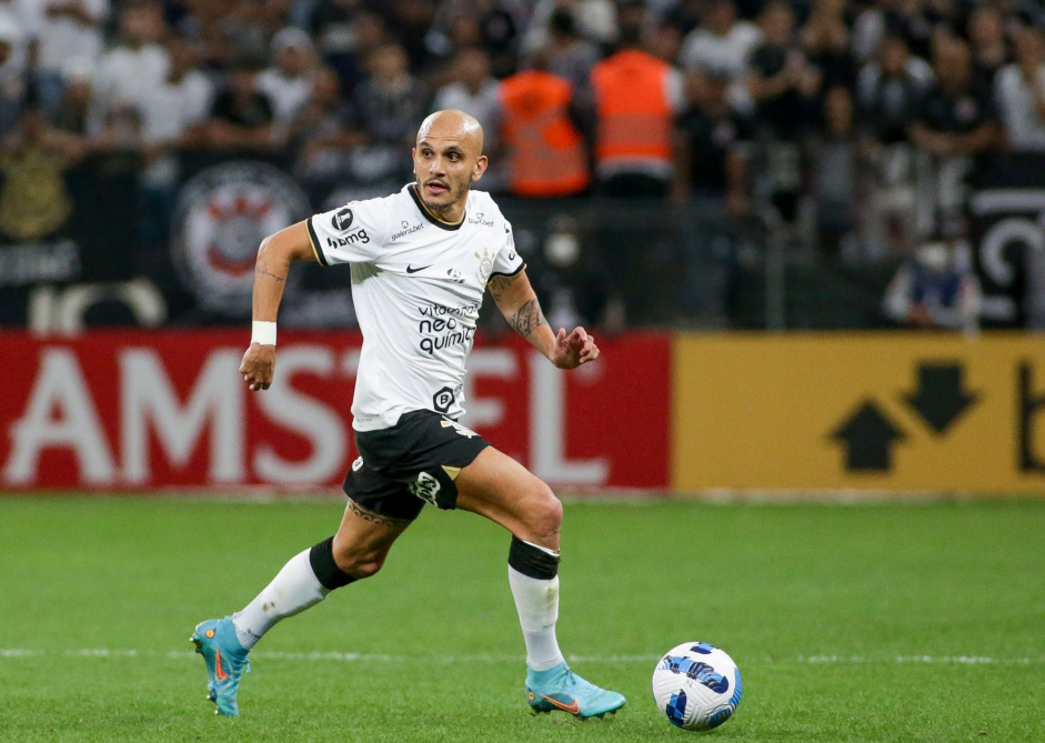 Vai ficar? Fábio Santos abre o jogo sobre renovação com o Corinthians