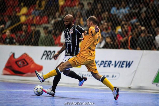 Corinthians foi goleado pelo Magnus e perdeu primeira partida na Liga Nacional de Futsal