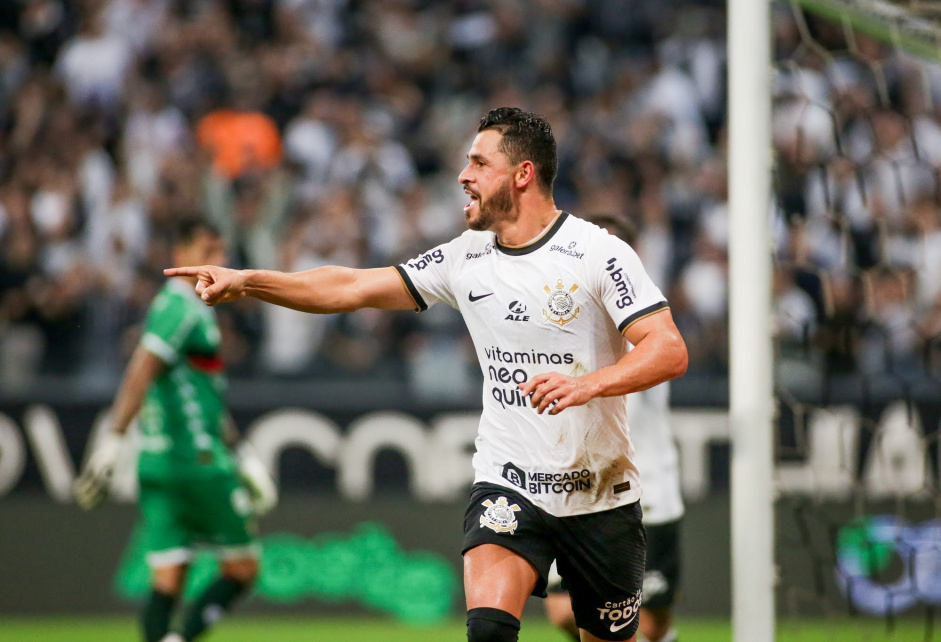 Giuliano marcou o segundo gol do Corinthians no jogo contra a Portuguesa-RJ