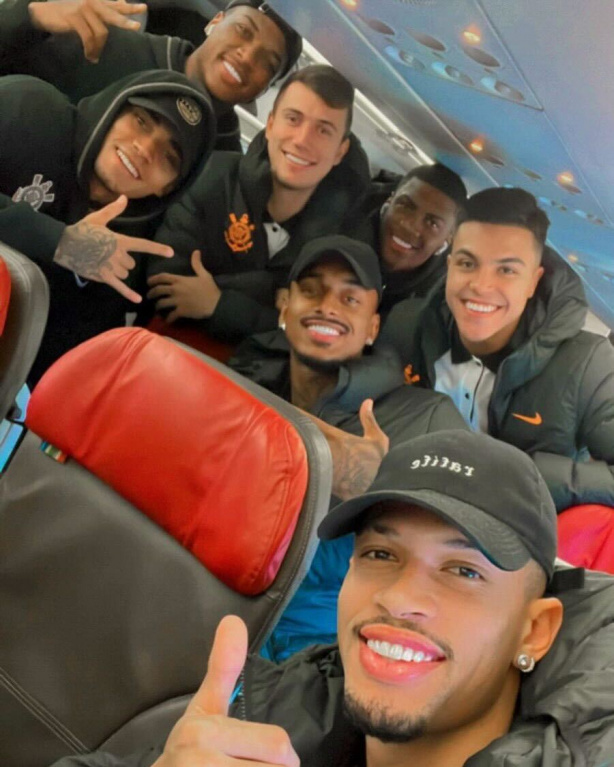Jovens jogadores do Corinthians ter�o primeira experi�ncia na Bombonera
