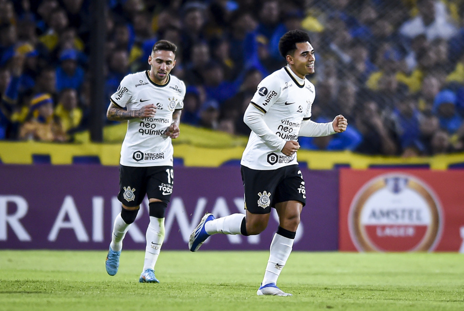 Du Queiroz marcou o primeiro gol do Corinthians contra o Boca Juniors
