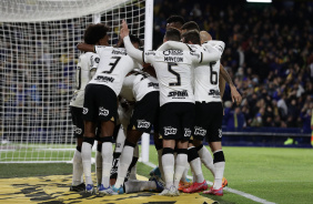 Elenco do Corinthians reunido em duelo contra o Boca Juniors