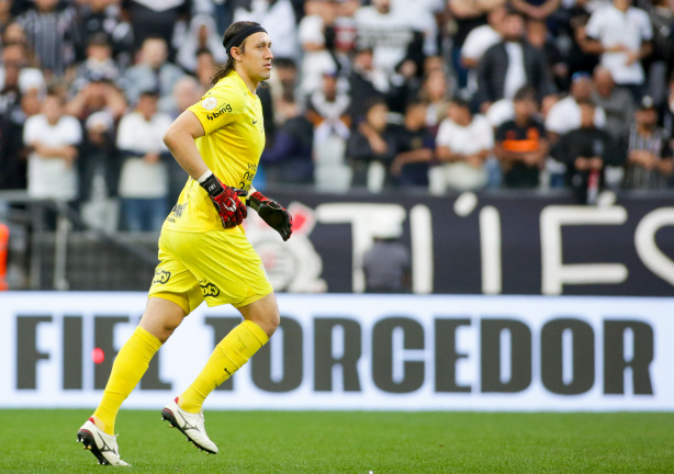 Cássio: Corinthians precisa estar entre os melhores