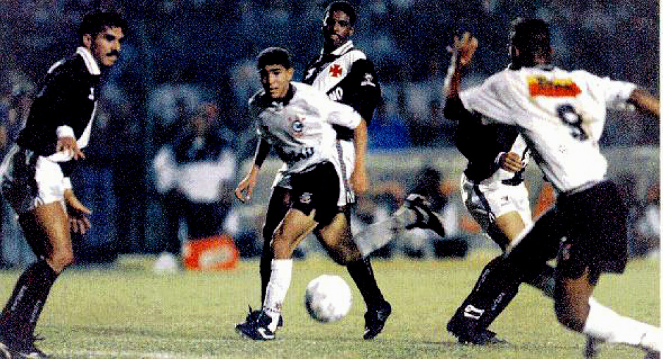 No Maracanã, o Corinthians venceu o Vasco por 1 a 0 há exatos 27 anos