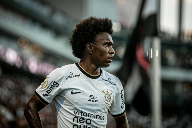 Willian ainda confirmou que abriu m�o dos sal�rios