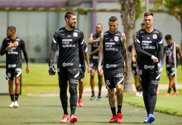 Guilherme e Luan (na esquerda e ao centro) são dois dos que ainda não entraram em campo com Vítor Pereira