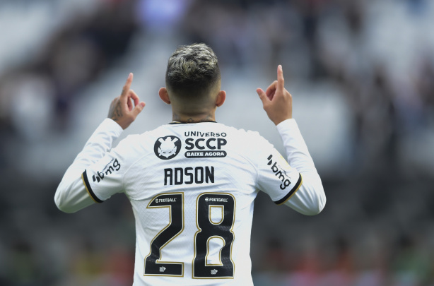 Adson foi eleito o melhor jogador em campo neste sábado pela Fiel