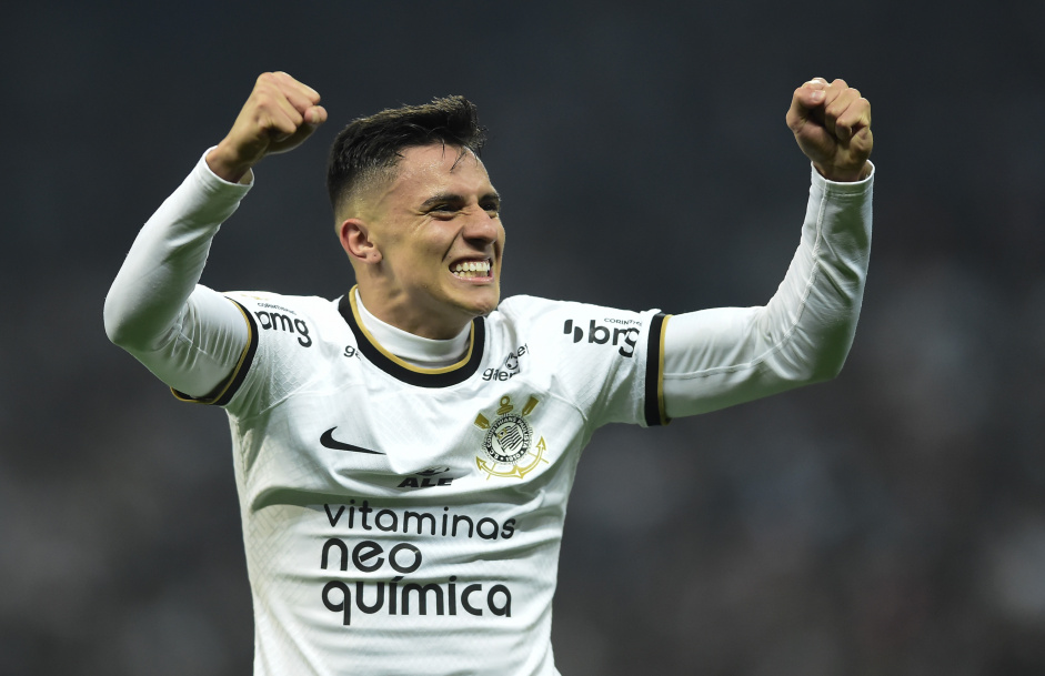 Mantuan marcou seu quinto gol no profissional do Corinthians