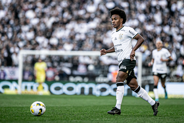Willian volta a ser titular pelo Corinthians neste sábado