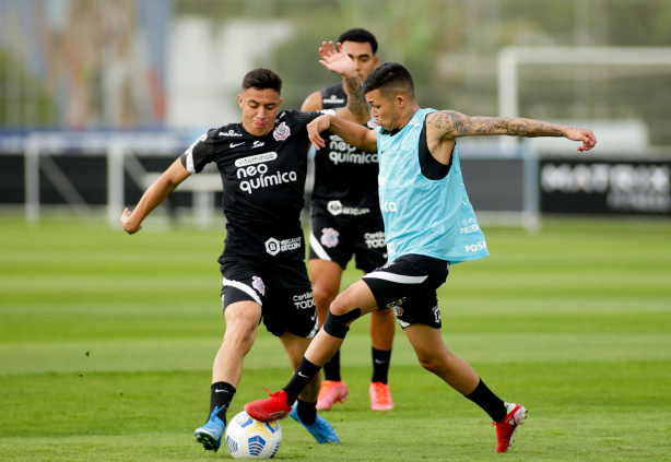 Técnico Vítor Pereira tem dado bastante espaço para os jogadores da base do Corinthians