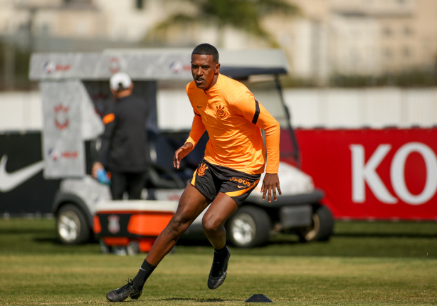 Robert Renan pode receber propostas de dois clubes da Inglaterra na próxima janela de transferências