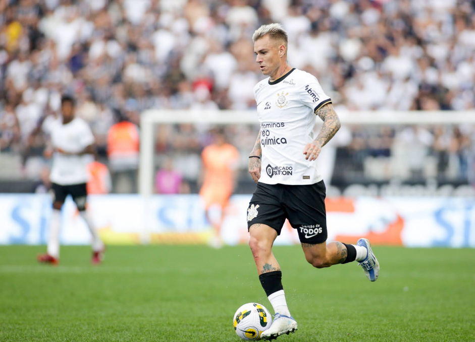 Rger Guedes atuou durante os 90 minutos na vitria do Corinthians contra o Gois