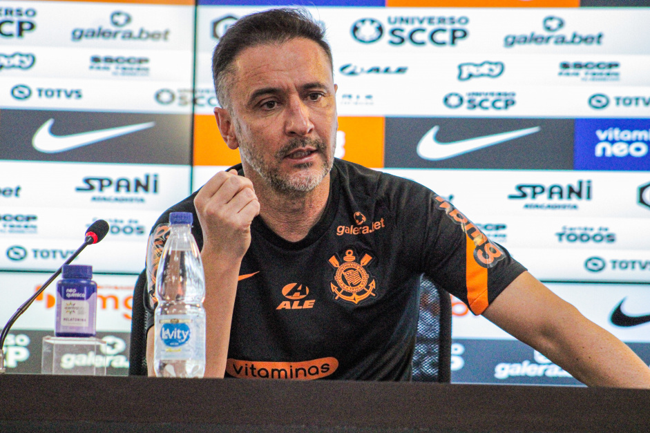 Vtor Pereira quer reforos na janela de transferncia em julho