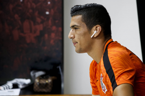 Balbuena atuou pelo Corinthians entre 2016 e 2018. Ap�s conquistar tr�s t�tulos no Parque S�o Jorge - dois t�tulos do Paulist�o e um do Brasileir�o - o defensor foi atuar no West Ham, da Inglaterra