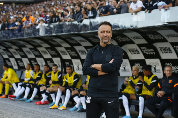Vítor Pereira foi eleito técnico da rodada da Copa do Brasil