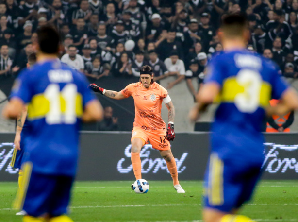 Cássio foi eleito o melhor em campo nesta terça-feira