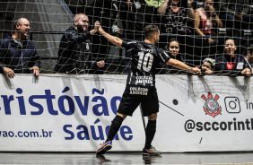 Deives marcou duas vezes na vitória do Corinthians contra a AABB
