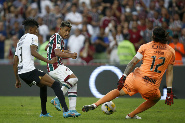 Corinthians foi goleado pelo Fluminense neste sábado pelo Brasileirão