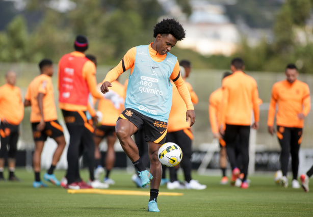 Willian é um dos desfalques do Corinthians no duelo frente ao Fluminense