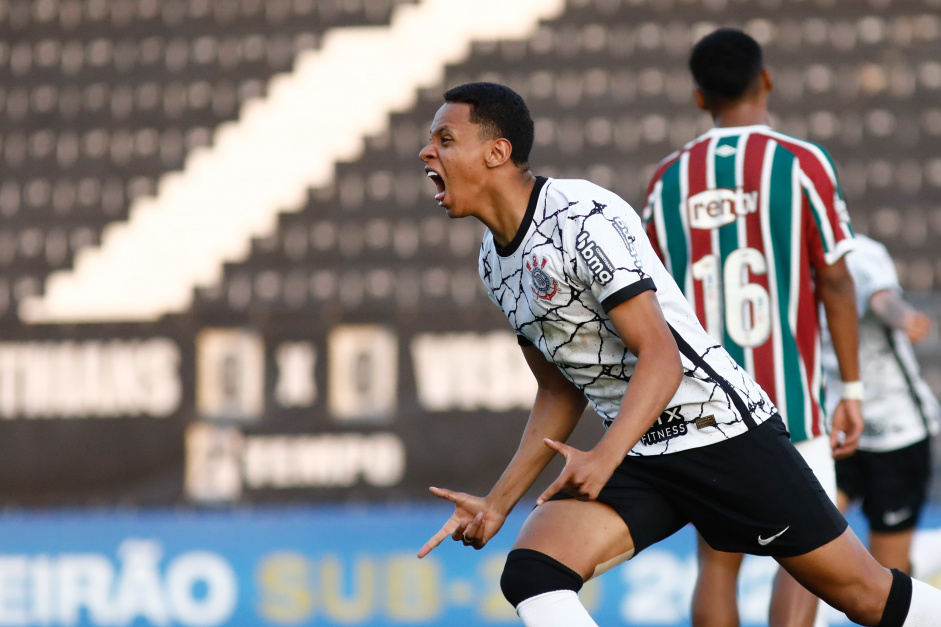 Arthur Sousa marcou outra vez pelo Corinthians