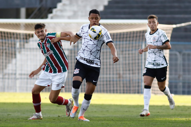 Corinthians sofre na criação de jogadas e perde para o São Paulo no jogo de  ida