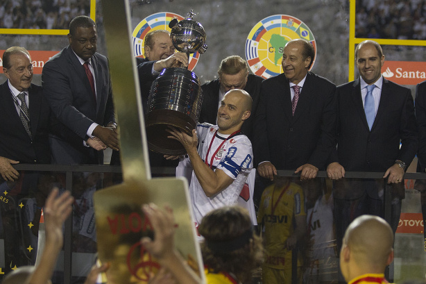 Como o Corinthians é campeão mundial sem ter a Libertadores?