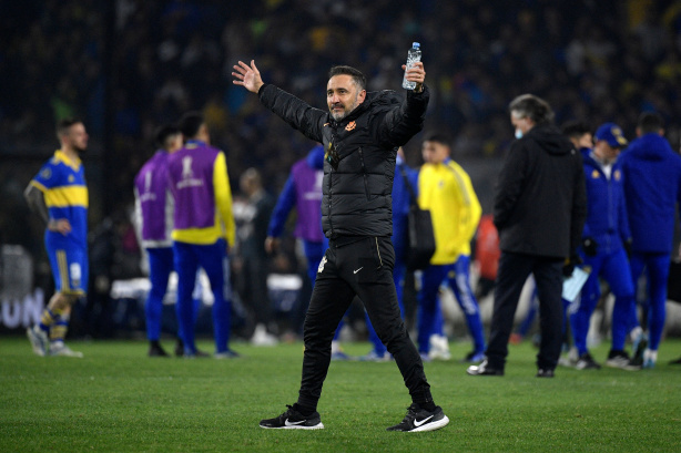 Vítor Pereira afirmou que elenco do Corinthians passou por cima das dificuldades para conquistar classificação na Argentina