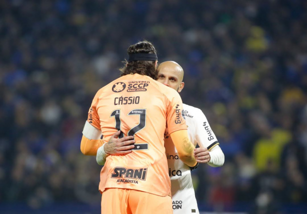 C�ssio e F�bio Santos podem chegar a n�meros expressivos de jogos pelo Corinthians neste domingo