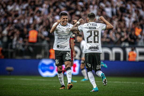 Corinthians vence o Flamengo e consegue a vantagem na semifinal do  Brasileiro