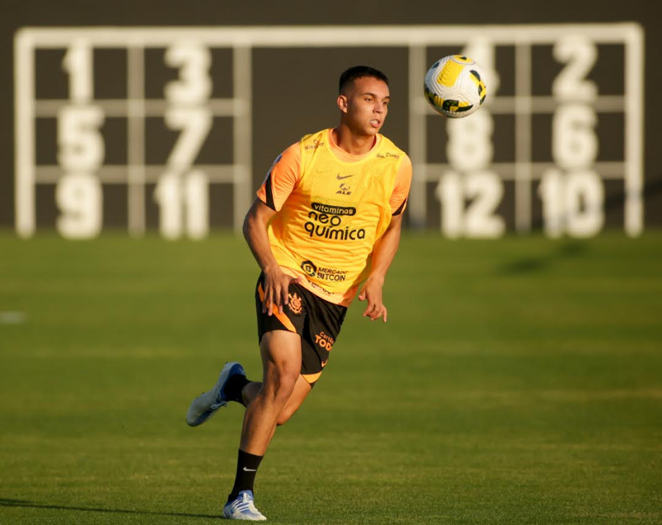 Giovane prorrogou contrato com o Corinthians