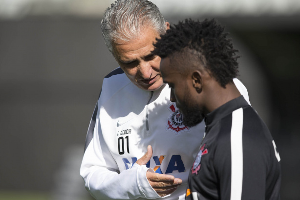 Mendoza trabalhou com o técnico Tite durante a sua passagem pelo Corinthians em 2015