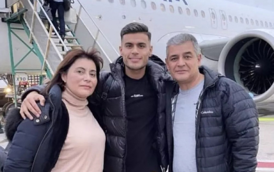 Fausto Vera deixou a Argentina na tarde do ltimo domingo; jogador chegou  noite no Brasil