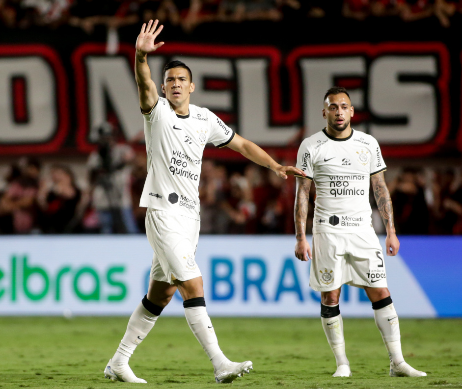 Balbuena foi eleito o melhor em campo na derrota do Corinthians; Maycon foi o pior