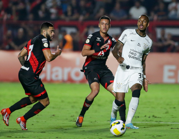 Defesa corinthiana não conseguiu passar segurança recentemente