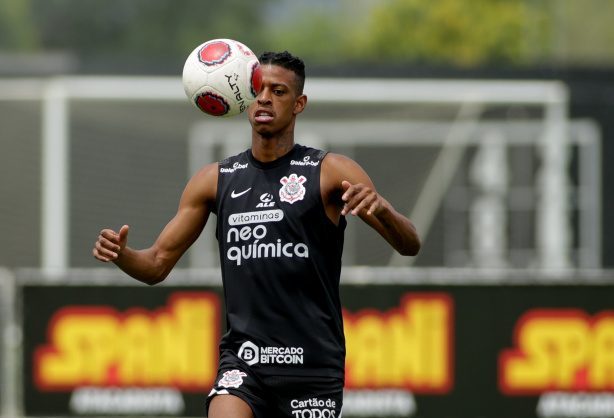 Robson Bambu, camisa 3 do Corinthians, virou apenas a sexta opção da zaga, atrás de Gil, Raul Gustavo, Balbuena, Bruno Méndez e Robert Renan