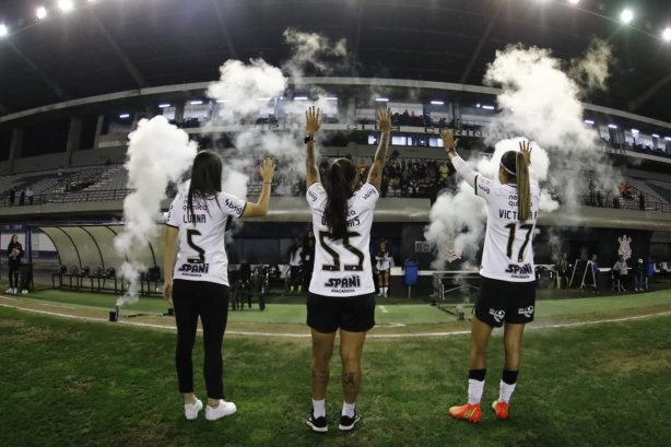 Corinthians anuncia troca de ingressos por brinquedos em semifinal