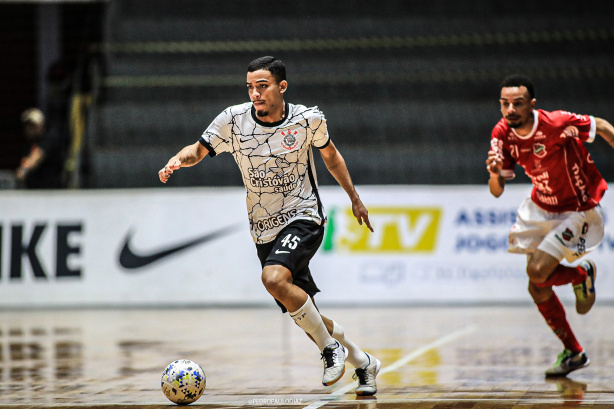 Corinthians foi derrotado pelo Atlntico em duelo no Parque So Jorge