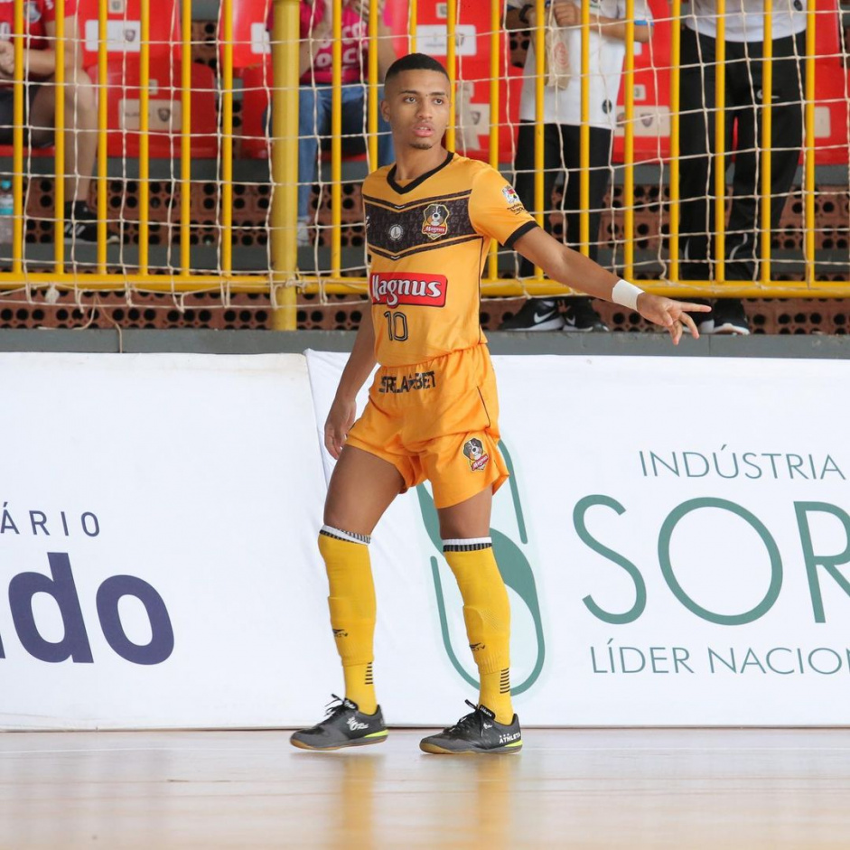 Leozinho rescindiu contrato com Magnus Sorocaba